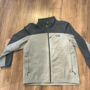 North Face mens jacket.  Like new condition as only worn 2-3 times.